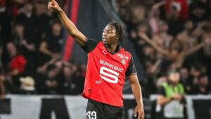 الهلال ينيوزظر قرار محمد قادر ميتي في ظل منافسة مانشستر يونايتد