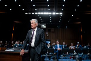 تهديد لاستقلالية البنوك المركزية: دعم دولي لجيروم باول وتحذيرات رسمية من وقوع فوضى مالية في الولايات المتحدة – شاشوف