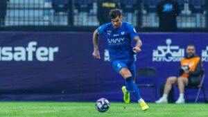 تيو هيرنانديز يتلقى إشادة بسبب تصرفه “المثير للجدل” في مباراة ضمك!