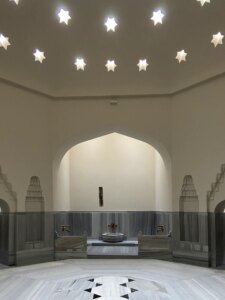 دليل لرحلة فايكنغ “كنوز البحر الأبيض المتوسط القديمة”، على متن السفينة وخارجها