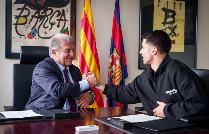 رسمياً.. جواو كانسيلو ينتقل من الهلال إلى برشلونة الإسباني على سبيل الإعارة