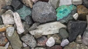 شراكة بين ReElement وTEP لتوسيع القدرة العالمية على تكرير الأتربة النادرة