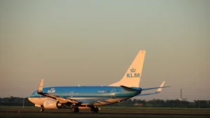 شركات الطيران توقف الرحلات إلى دبي وإيران وإسرائيل – إليك ما تحتاج لمعرفته