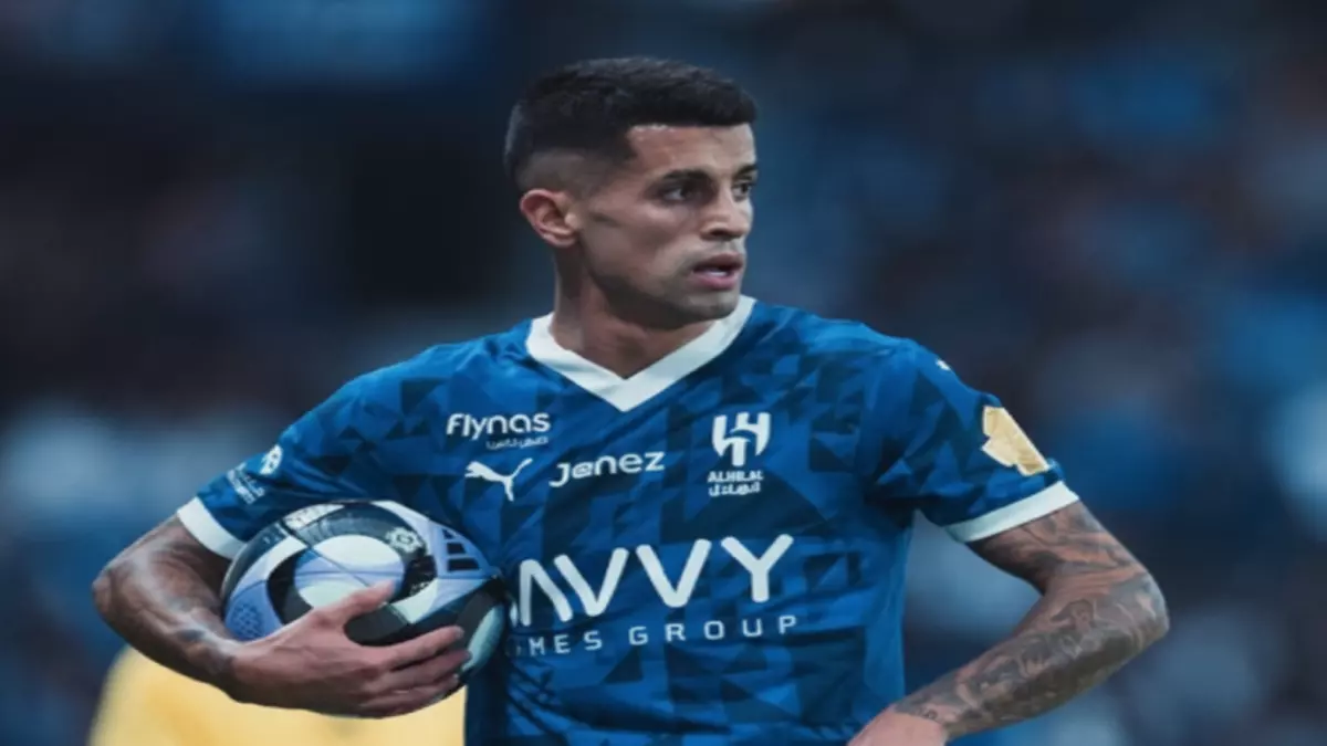 عاجل: إنتر ميلان يقترح صفقة تبادلية صادمة للهلال - كانسيلو مقابل نجم دفاعي أوروبي!