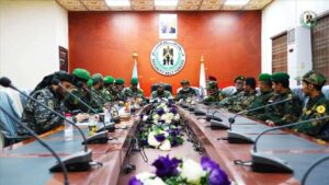 عدن: الوالي يقود اجتماعًا أمنياً مع قادة الأحزمة الأمنية ويشدد على الاستعداد لتنفيذ المنظومة التعليميةات