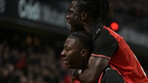 فيديو: سبع مرات ليست كافية.. تألق البريميرليج يمنع الهلال من الحصول على مهاجم رين | كووورة