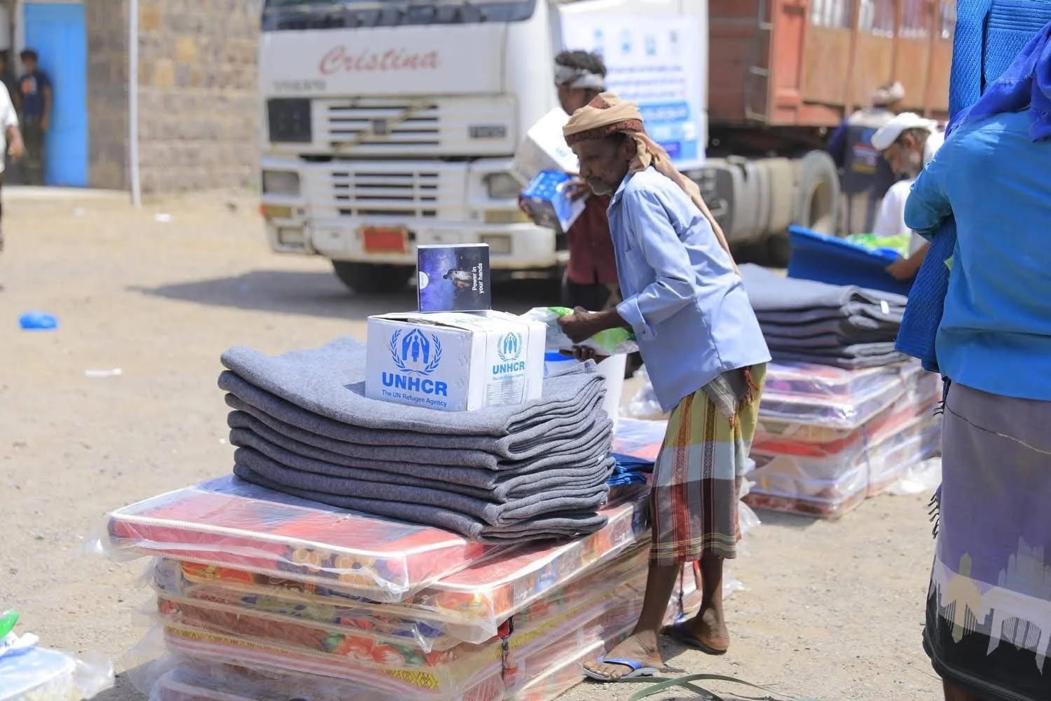 مليارات مفقودة وتدهور مستمر في الأوضاع الإنسانية اليمن في ظل