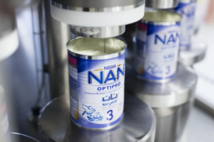 نستله تسحب 3 أصناف من حليب الأطفال بسبب مخاوف صحية.. احذر هذه الأنواع الملوثة – شاشوف