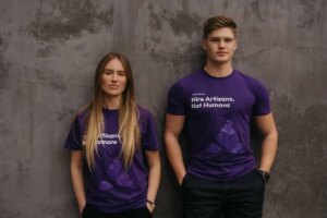 نعم، لينكدإن حظرت شركة الذكاء الاصطناعي “أرتيزان”، لكنها عادت الآن