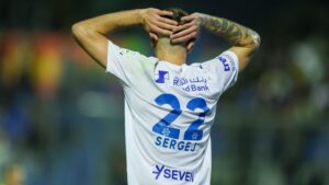 نيران تحت السطح: 4 أزمات تنشأ بسبب 4 نقاط ضائعة في الهلال | كووورة