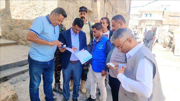 مدير عام «القاهرة» يسلّم موقع مشروع إعادة تأهيل شبكة مياه جزء من حي الجمهوري