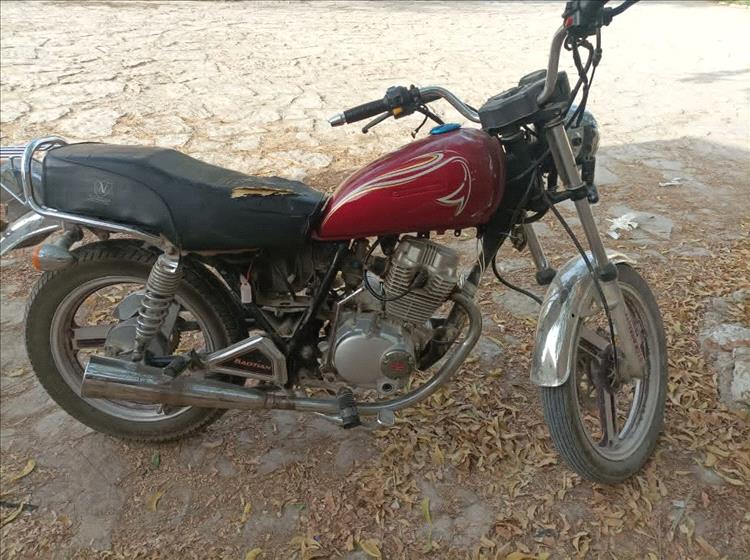 مركز شرطة روكب التابع لإدارة أمن مديرية المكلا يلقي القبض متهم يمتهن سرقة الدراجات النارية