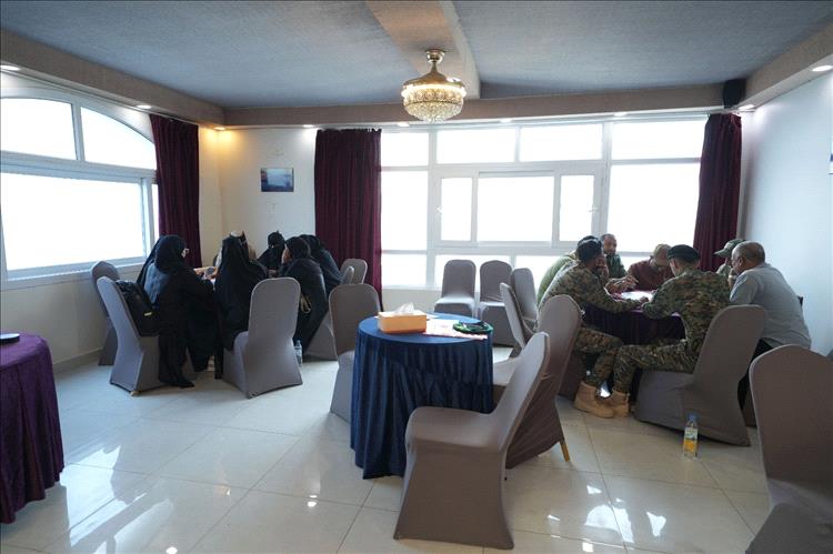 تدشين دورة تدريبية لضباط أمن عدن حول الدعم النفسي والقانوني في قضايا الجرائم الإلكترونية