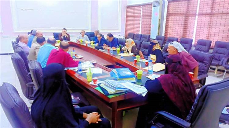 جامعة عدن تدشّن عامها الأكاديمي 2026 باجتماع مجلسها الأكاديمي ومناقشة الترقيات والتثبيت