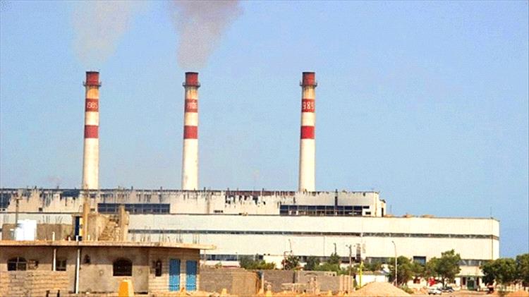 حملة واسعة لمؤسسة الكهرباء في البريقة بعدن لفصل الربط العشوائي وتعزيز استقرار الشبكة