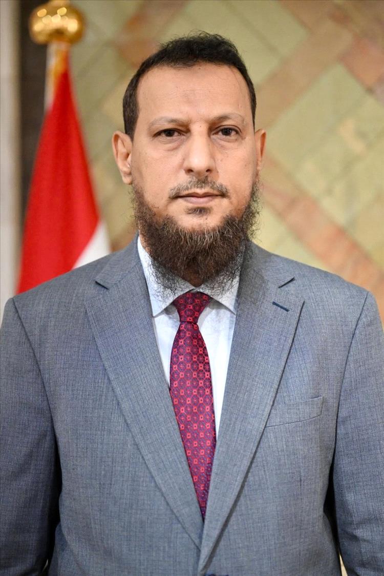 محافظ العاصمة المؤقتة عدن يلتقي عشرات الصحفيين والناشطين ويكشف خطة تغييرات إدارية وتحسين الخدمات ويؤكد: التغيير قادم والكهرباء ستتحسن