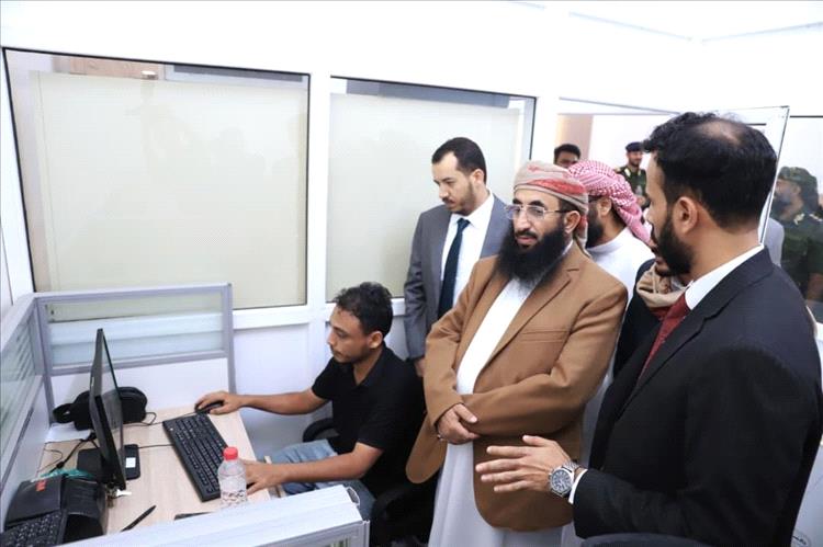 وزير الأوقاف يتفقد سير العمل بديوان الوزارة في العاصمة المؤقتة عدن ويؤكد تعزيز الأداء المؤسسي