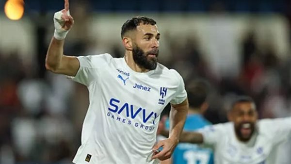 بنزيما يحصد أول جوائزه بقميص الهلال.. هدف الجولة 21 يمنحه انطلاقة قوية