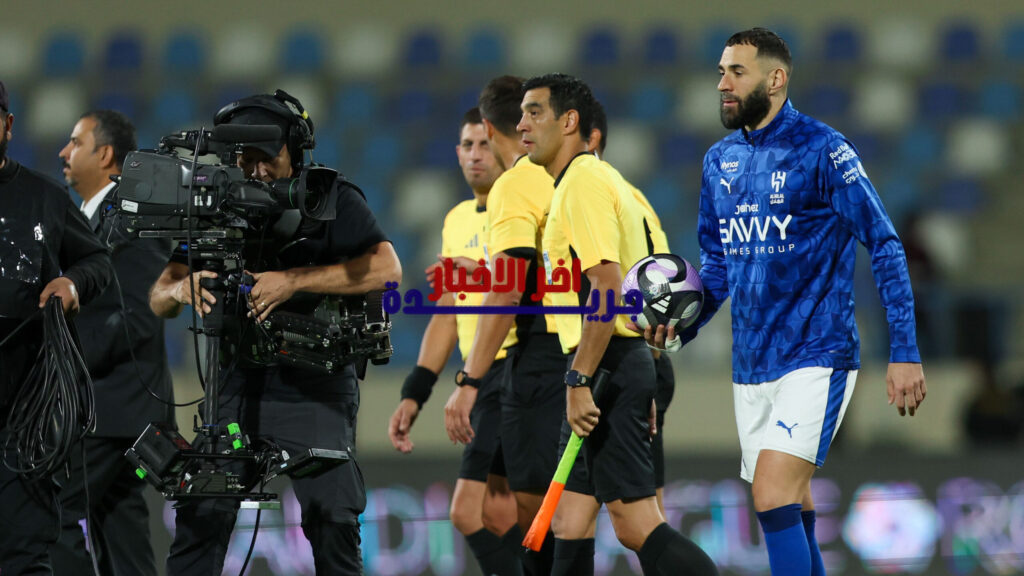 بنزيما يحقق أول إنجاز مع الهلال ويكتسح الجوائز بعد بداية مشوقة