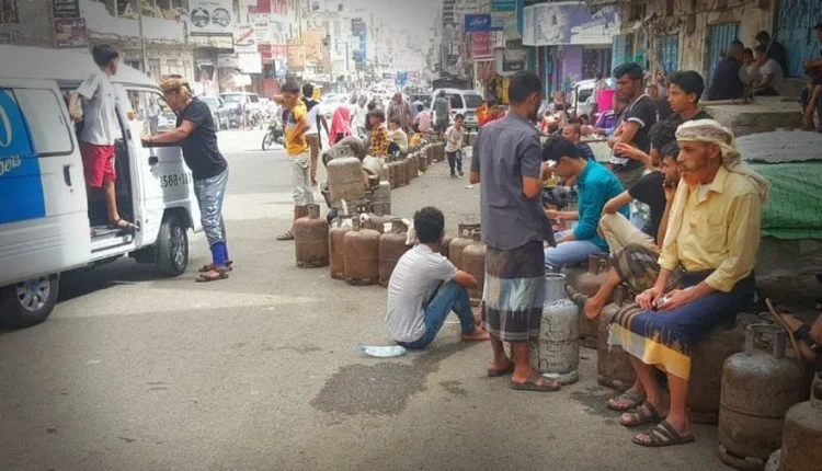 عدن تحت ضغط أزمة الغاز وتهديد الفوضى قبل حلول شهر