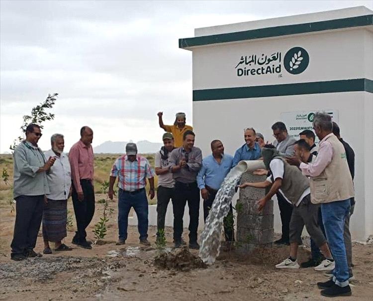وكيل أول محافظة عدن ومدير مؤسسة المياه يدشنان الضخ التجريبي لستة آبار ارتوازية في بئر أحمد