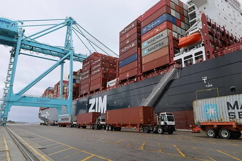 عمال شركة زيم الإسرائيلية يتوعدون بـإحراقها أزمة كبيرة عقب صفقة