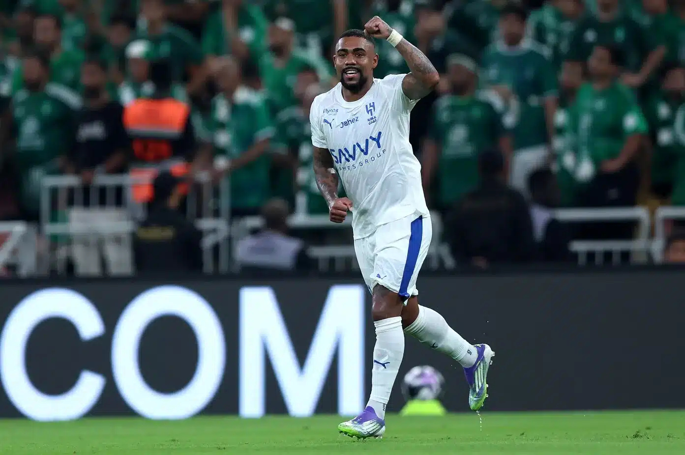 صياد النمور: مالكوم يدخل قائمة الأساطير في ليلة “المملكة آرينا”