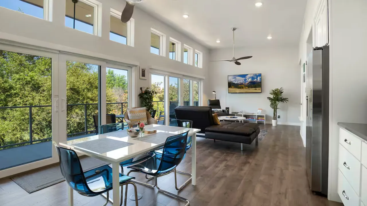 14 مكانًا للإقامة عبر Airbnb في سان أنطونيو تعكس روح