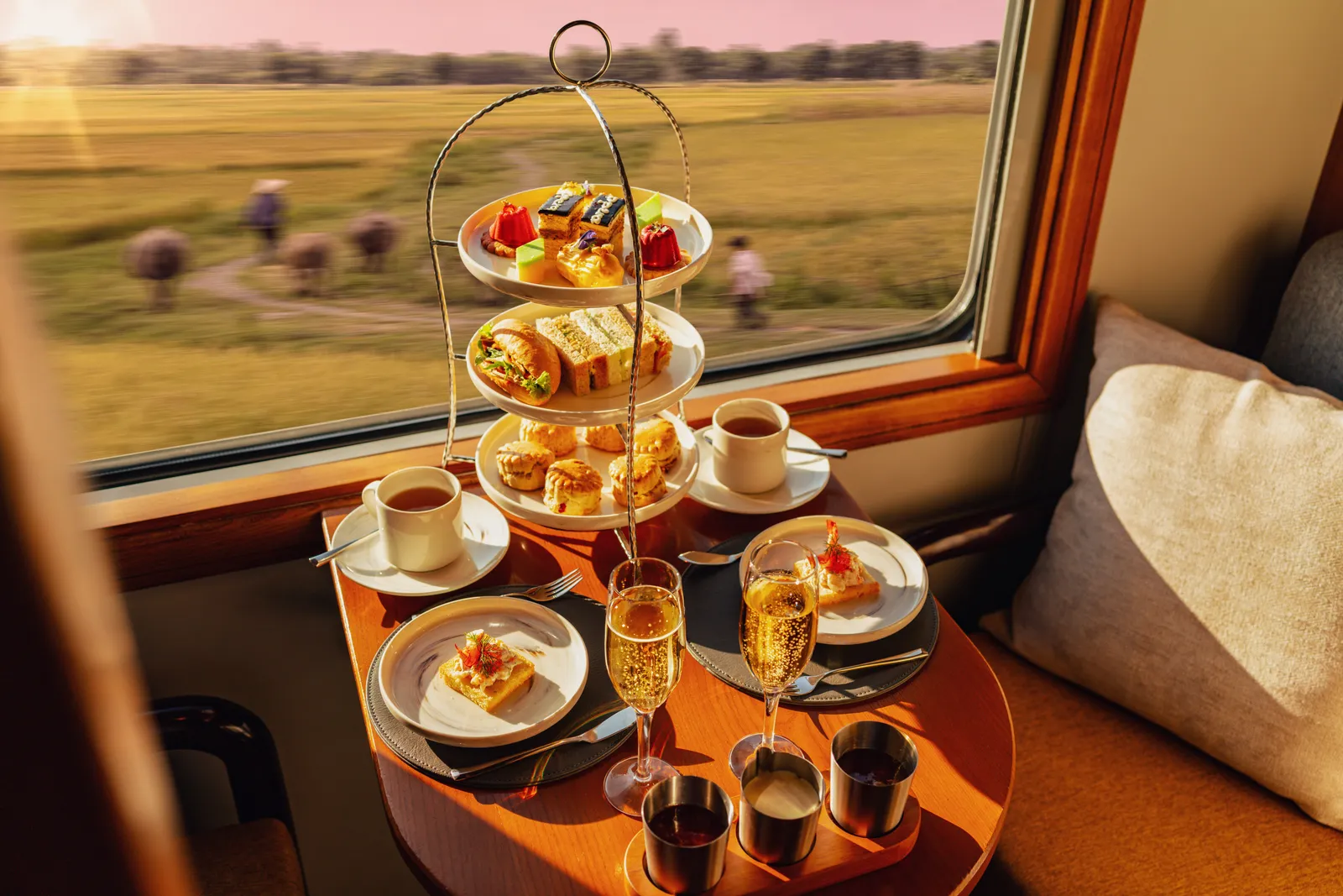 قد تحتوي الصورة على طعام فطور وشاي وقهوة وفنجان قهوة