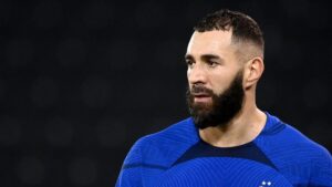 أول رد فعل لكريم بنزيما بعد انيوزقاله إلى الهلال السعودي » كورة 25