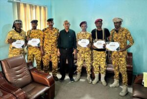 اخبار المناطق – رئيس نيابة استئناف حضرموت يكرّم عناصر الحراسة تقديرًا لجهودهم في الحفاظ على الاستقرار.