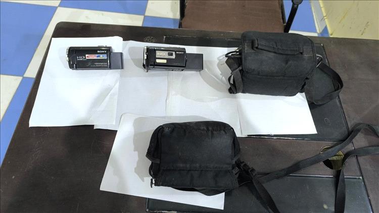 مركز أمن المكلا يلقي القبض على شخص متخصص في كسر السيارات وسرقتها