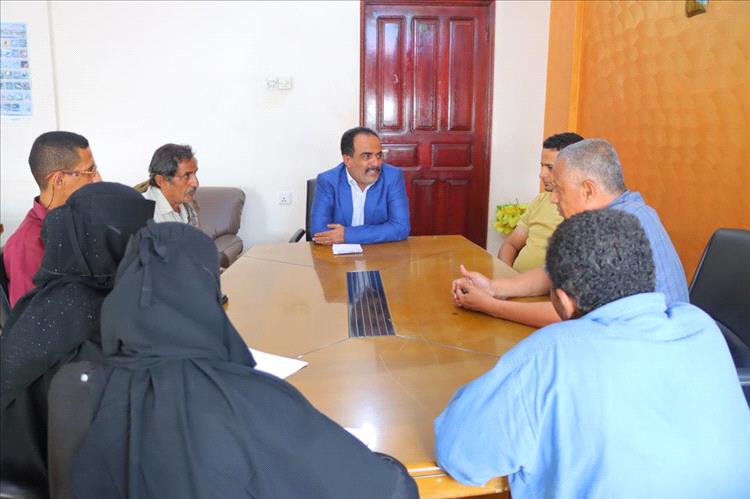 الزهري يترأس اجتماعًا موسعًا لمناقشة أوضاع المياه وتنظيم عملية التوزيع في خور مكسر