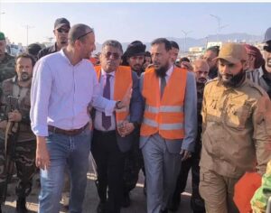 اخبار عدن – المحافظ عبدالرحمن شيخ يطلق حملة شاملة لتنظيف العاصمة المؤقتة عدن بمشاركة مدنين