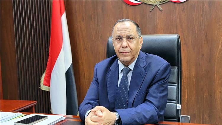الوزير الأشول يعتمد الاستراتيجية الوطنية لتفعيل "تعديل مسار" الأنشطة التجارية والصناعية في بنية الدولة اليمنية