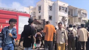 اخبار عدن – اندلاع حريق في محطة غسيل بخور مكسر