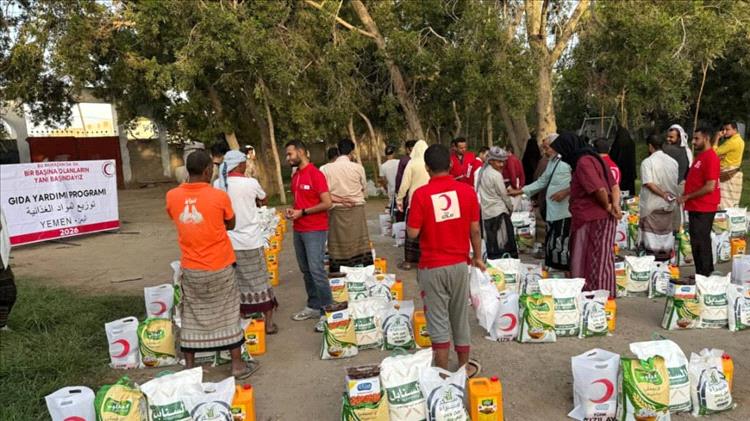 اخبار عدن – بتمويل من هيئة الإغاثة التركية.. منتدى الإغاثة والتنمية يوزع 180 سلة غذائية