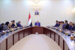 اخبار عدن – رئيس الوزراء يتولى رئاسة الاجتماع الأول للحكومة الجديدة في قصر معاشيق.