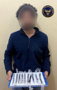 اخبار عدن – قوات الاستقرار الوطني تلاحق وتقبض على أحد أبرز مروجي الحشيش في مديرية صيرة