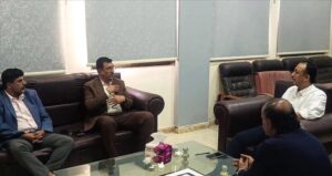 اخبار عدن – مدير صحة عدن يلتقي بمدير الخدمات الطبية لبحث تحضيرات الافتتاح