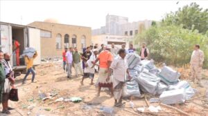 اخبار عدن – مصادرة وتدمير كميات من السجائر المهربة في دارسعد: جهد لحماية الرعاية الطبية السنةة