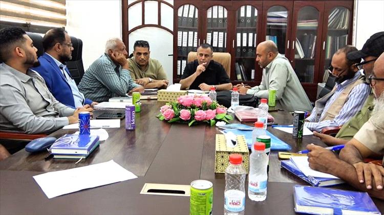 مكتب الصناعة والتجارة بعدن يُقِرّ خطة رقابية مع قرب حلول شهر رمضان