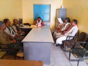 اخبار وردت الآن – مدير عام غيل بن يمين يزور مرضى غسيل الكلى ويستمع إلى تحدياتهم