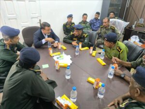 اخبار وردت الآن – مراسم تسليم وتسلم بين مديري أمن المكلا السابق والحالي