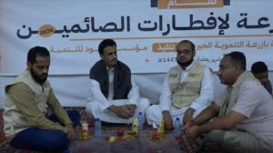 اخبار وردت الآن – وكيل حضرموت الجيلاني يشارك في خيمة إفطار الصائمين بخور المكلا ويثني على مستوى الخدمات