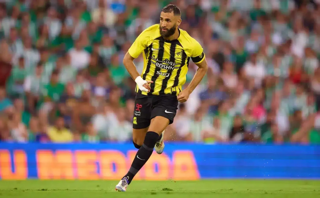 الهلال يبدأ مفاوضات جدية للتعاقد مع كريم بنزيما من نادي الاتحاد