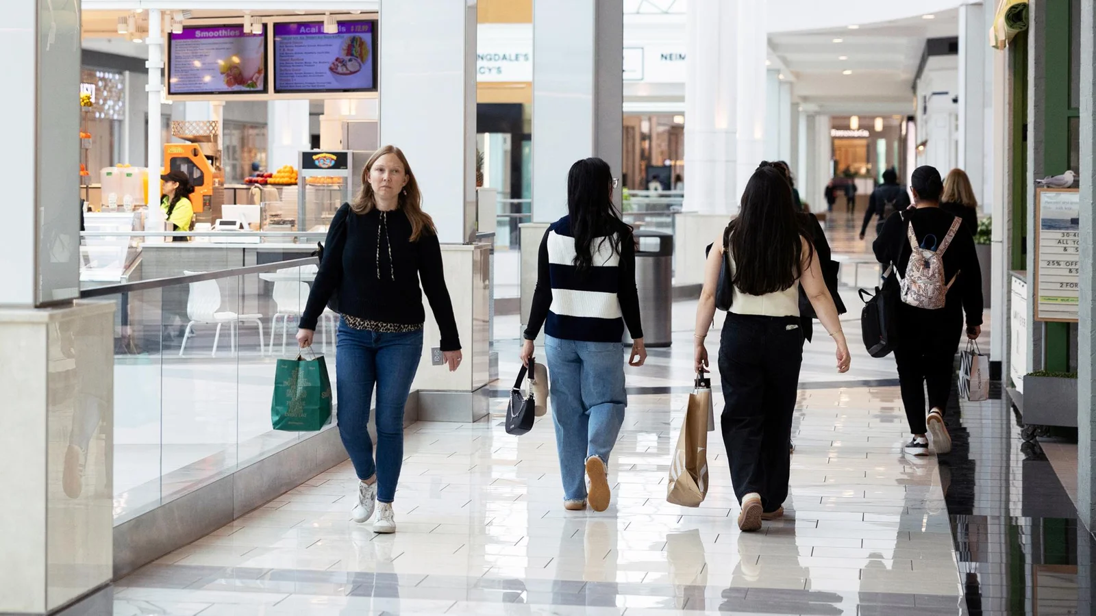 بحث 90 من الأمريكيين تأثروا برسوم ترامب الجمركية شاشوف