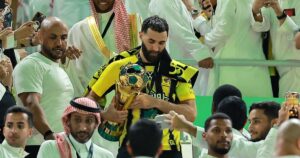 بنزيما يقترب من الهلال، والاتحاد يفتش عن لاعب مغربي بديل
