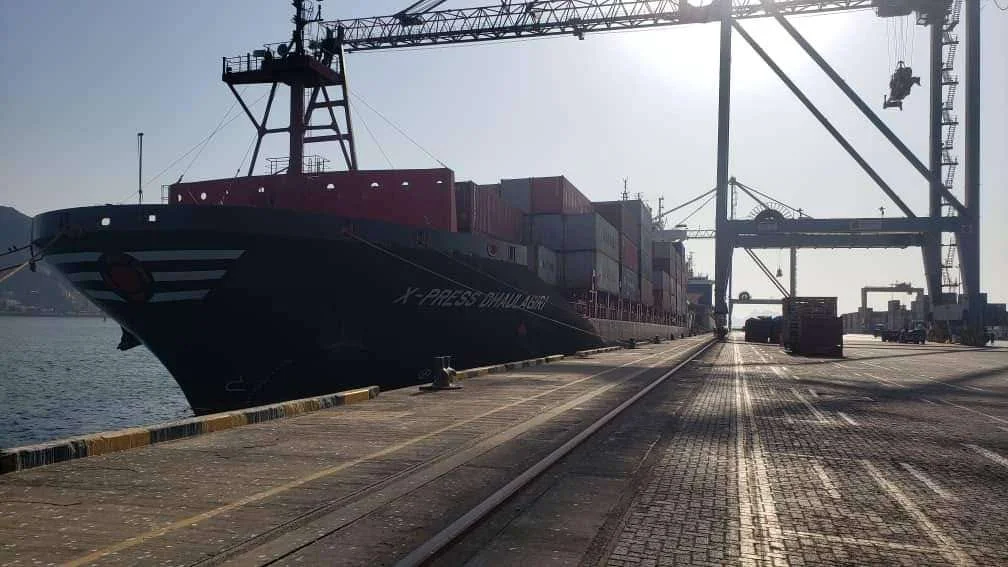 ثلاث سفن تصل ميناء عدن لأول مرة.. ما هو سبب النشاط السعودي؟ – شاشوف