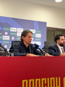 عاجل ومفاجئ.. إنزاجي يذهل جماهير وإدارة الهلال برأيه حول كريم بنزيما